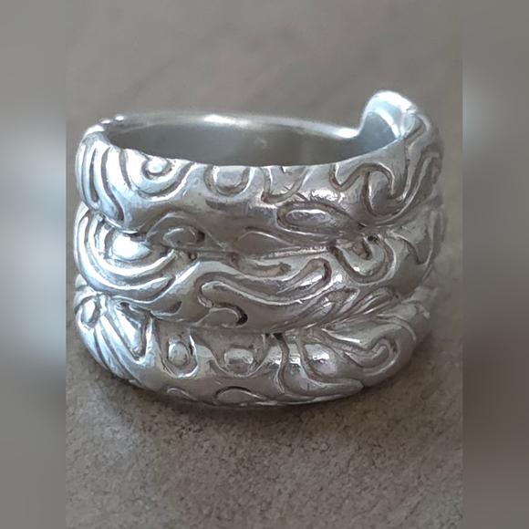 Ladies sterling silver ring Jewelry - STERLING SILVER 925 LADIES RING SIZE 6 WEIGHS A HEAVY 15.01 Grams